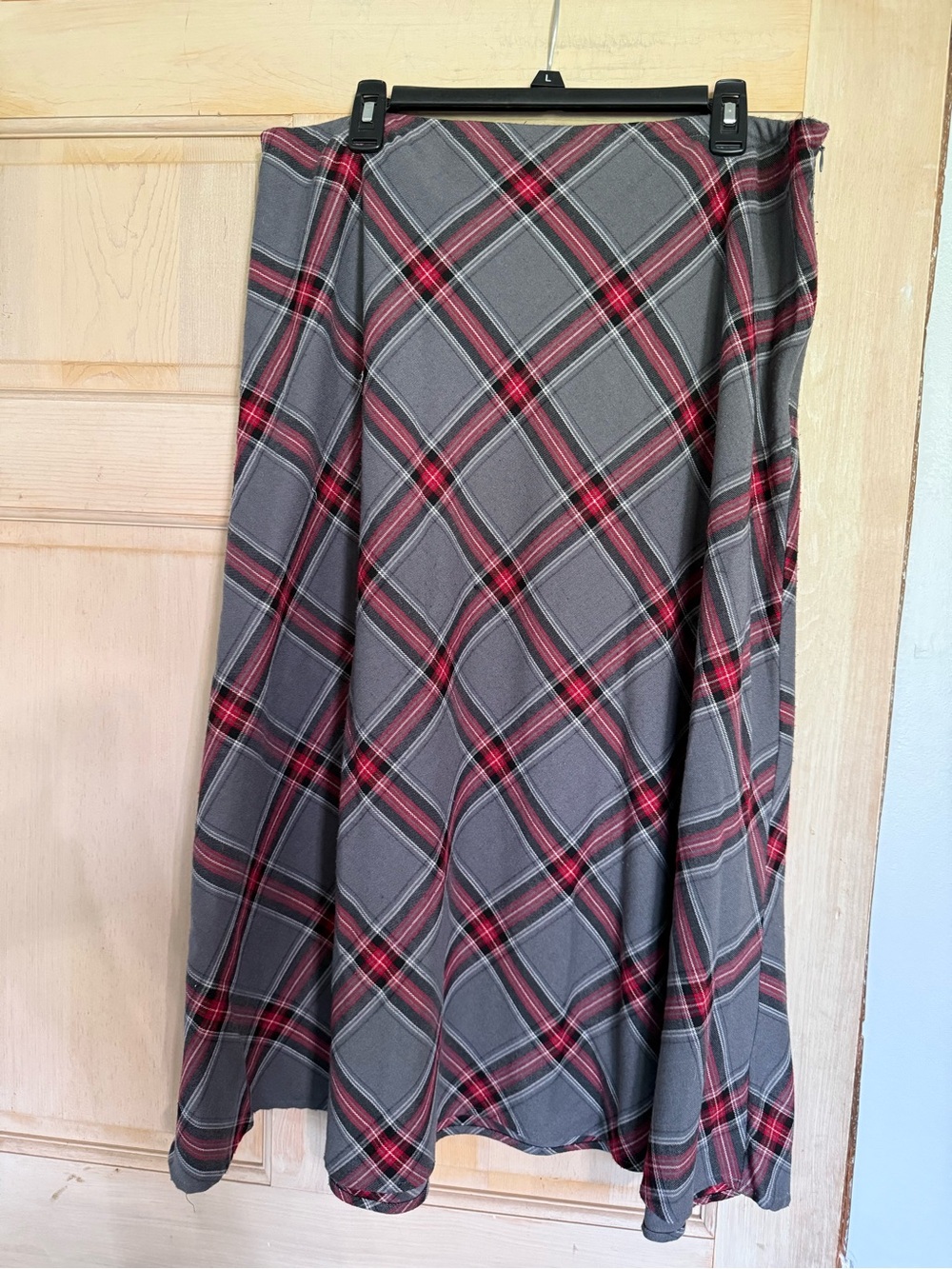 croft & barrow Gray Plaid Circle Skirt with Red Trim